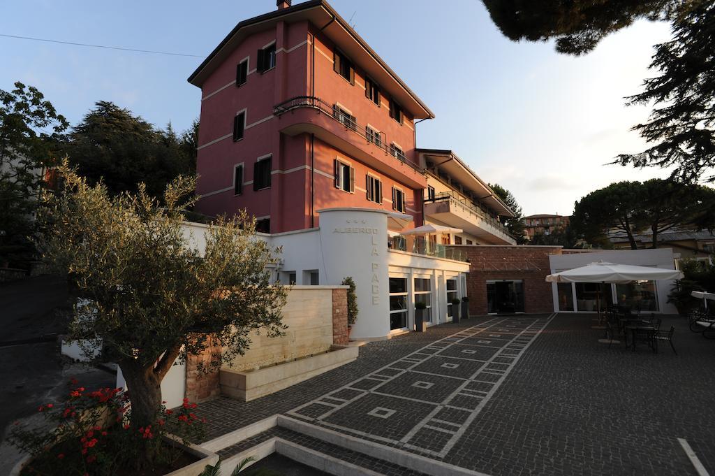 Albergo La Pace Segni Eksteriør billede